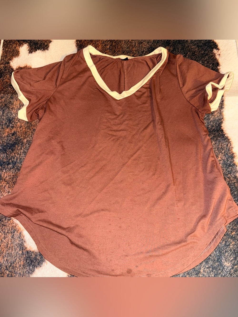 SHEIN Brown V-Neck Short Sleeve Top with Cream Trim